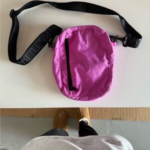 BAGGU crossbody bag in pink